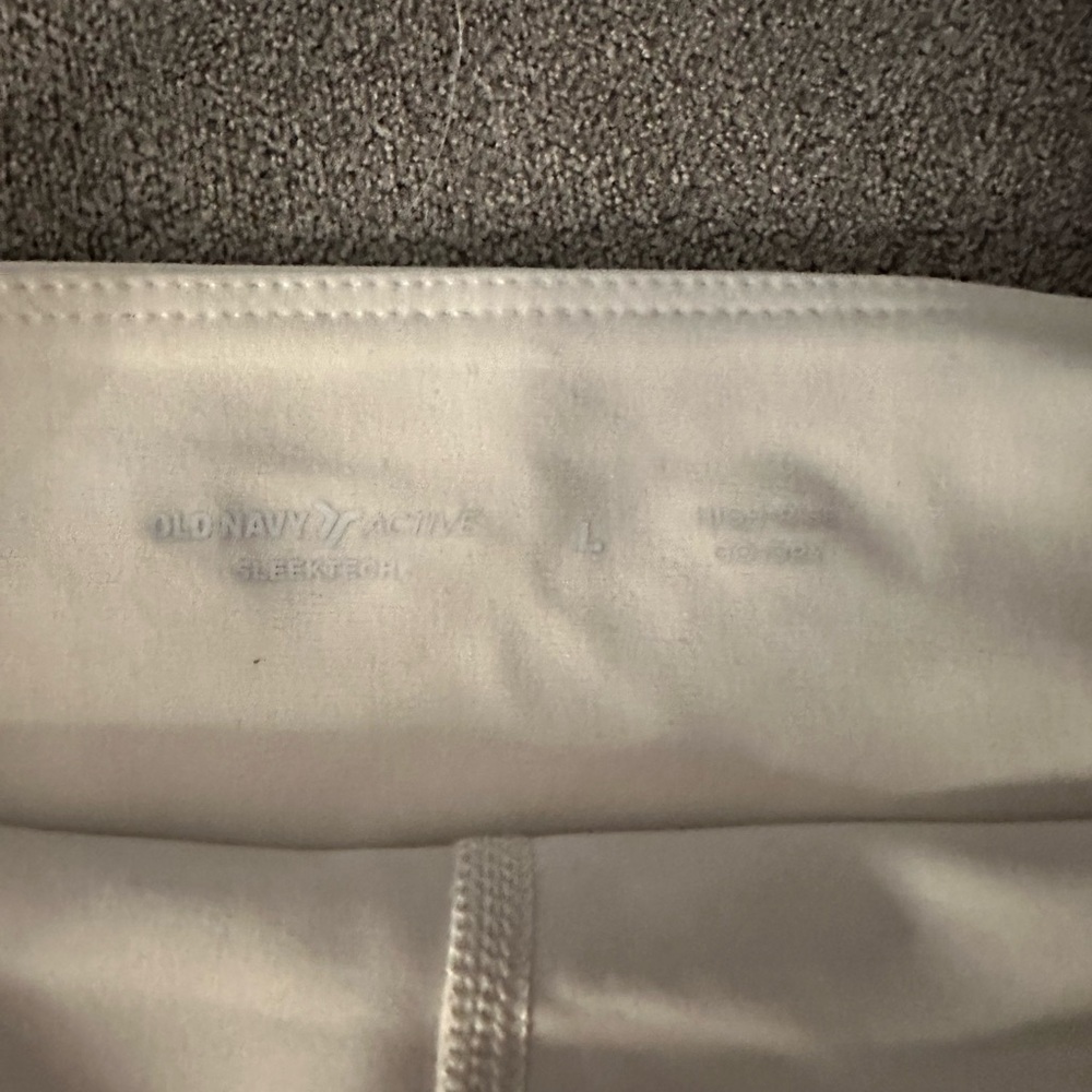 Old Navy Women's Black and Cream Skorts bubble hem - Picture 3 of 6